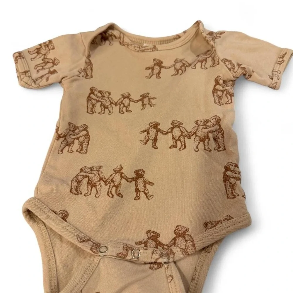 Kate Quinn Organic Cotton Teddy Bear Print Short Sleeve Bodysuit Tan Brown 3-6M